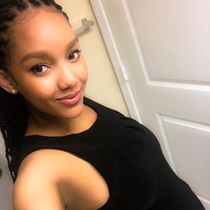 Meet your Posher, Yasmine